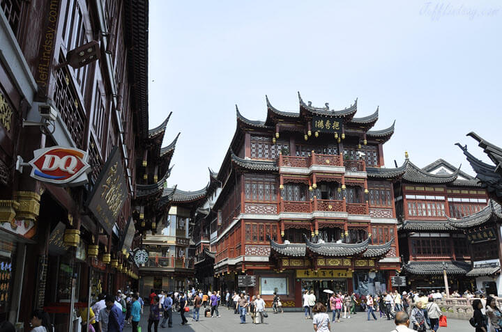 Cheng Huang Temple (Chenghuang Miao) in the heart of Shanghai.