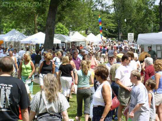 Another crowd ambles about City Park.