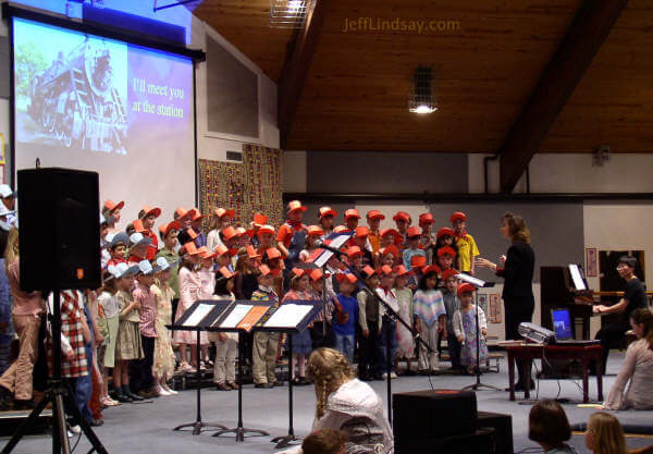 Clasical School music teacher Kendra Lindsay conducts a concert of children at this public school of Appleton.