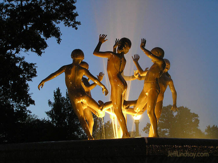 A night view of the City Park fountain in Appleton with the Dallas Anderson sculpture, Ring Dance.