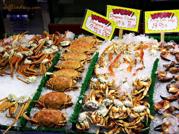 Crabs at a fish market at a marina in Washington, D.C., just south of the Smithsonian. April 2005.