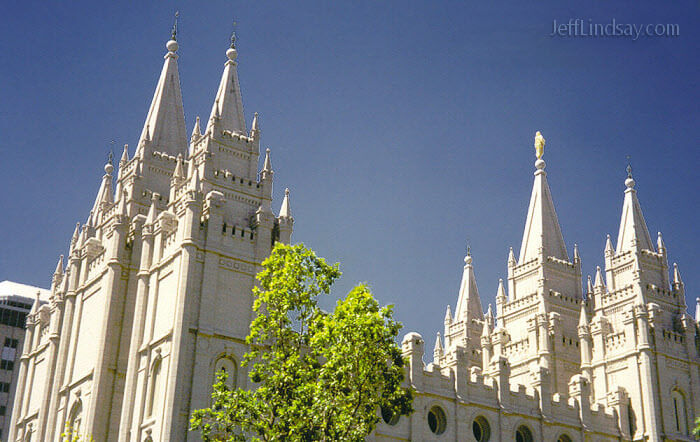 View of the Salt Lake City Temple, summar 2007.