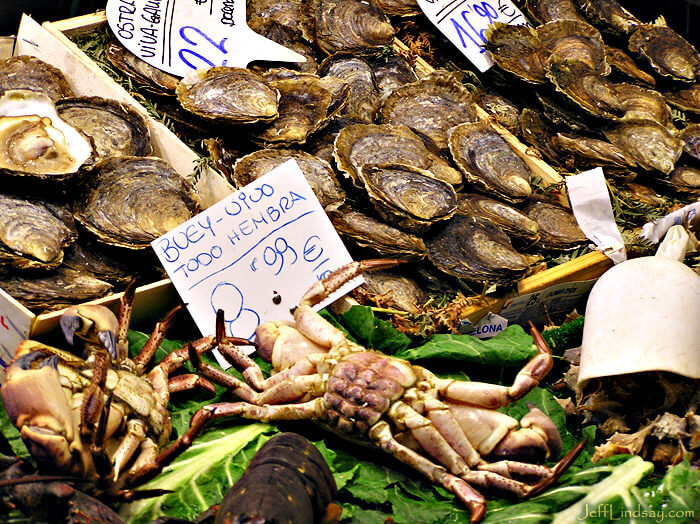 Mmmm, crabs and things in Barcelona's central market, March 2008. 