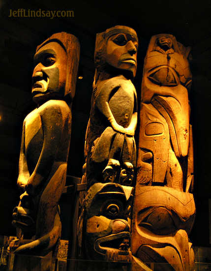 Native American carvings from the Pacific Northwest on display at Chicago's Field Musem of Natural History, viewed Aug. 11, 2005.