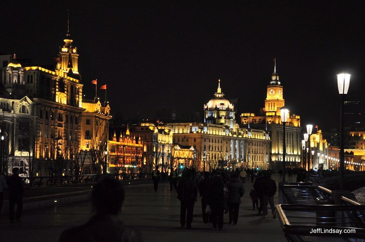 Night shot on the Bund.