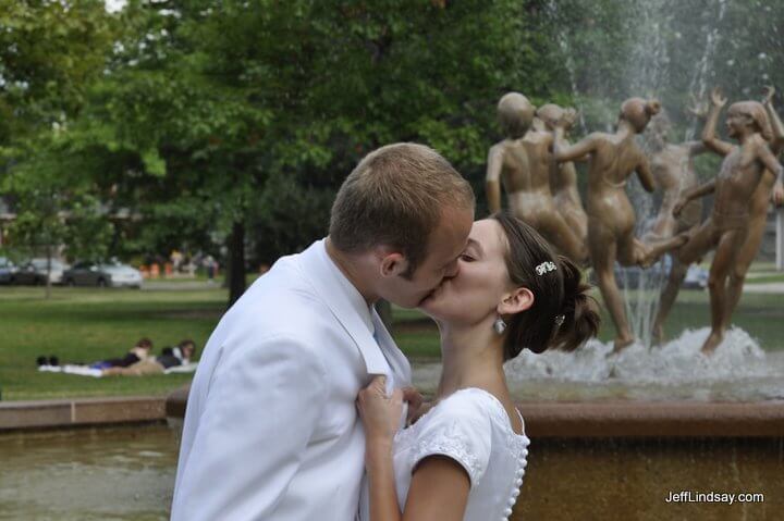 A kiss in Appleton.