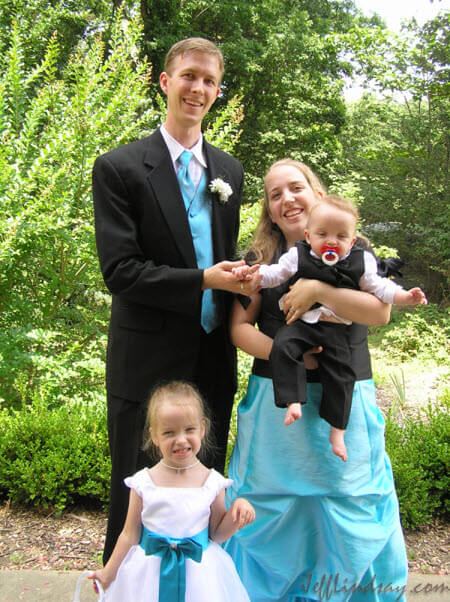 Another shot of Stephen and Meliah Lindsay with their children.