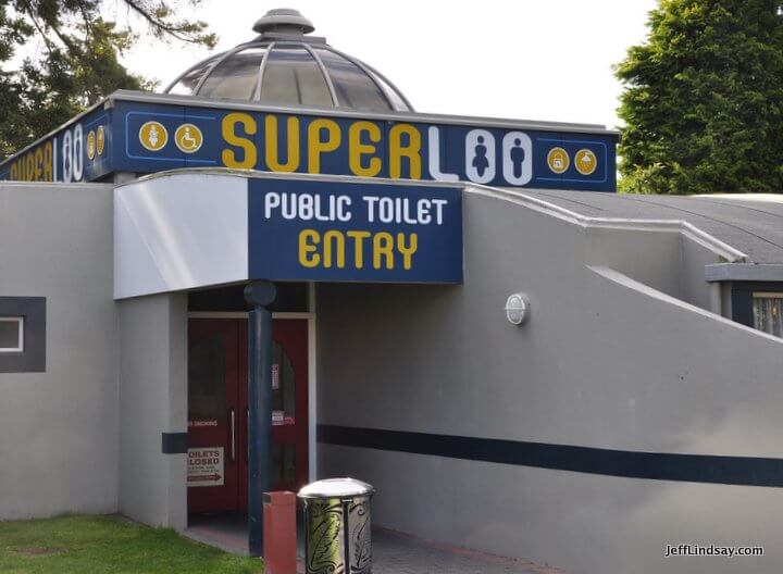 New Zealand: Super Loo!